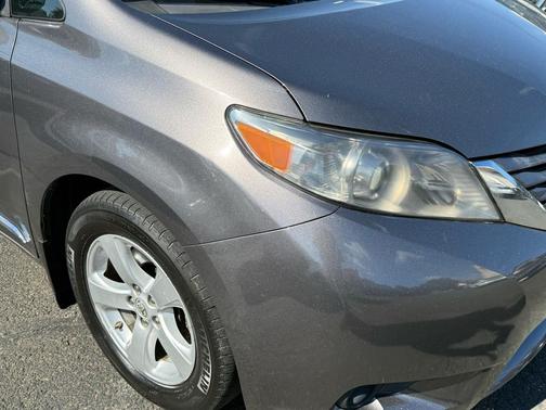 2017 Toyota Sienna LE