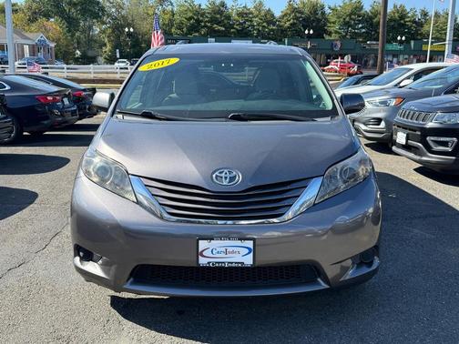 2017 Toyota Sienna LE