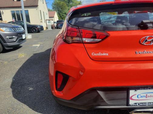 2020 Hyundai Veloster 2