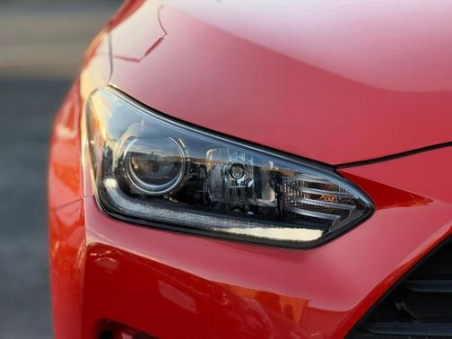 2020 Hyundai Veloster 2