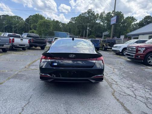2021 Hyundai ELANTRA SE