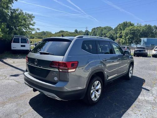 Platinum Gray Metallic 2019 Volkswagen Atlas 3.6L SE