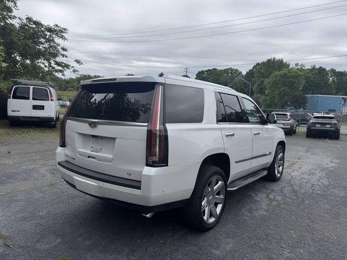 Crystal White Tricoat 2017 Cadillac Escalade Luxury