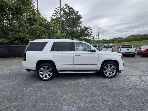 Crystal White Tricoat 2017 Cadillac Escalade Luxury