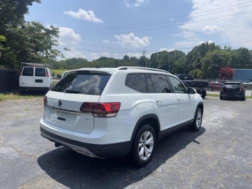 White 2018 Volkswagen Atlas V6 SE 4dr SUV w/Technology