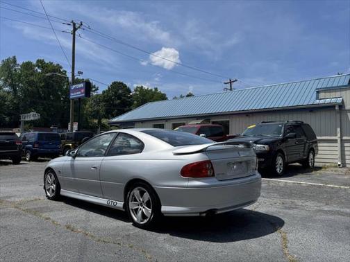 2004 Pontiac GTO Base 2dr Coupe