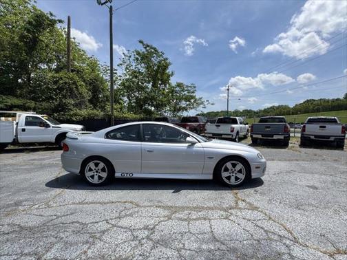 2004 Pontiac GTO Base 2dr Coupe