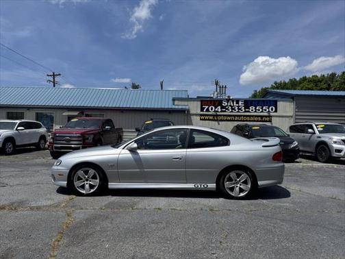 2004 Pontiac GTO Base 2dr Coupe