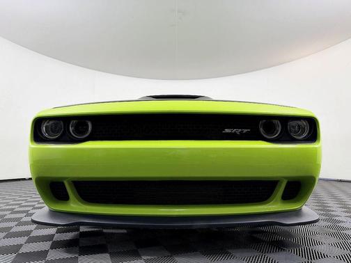 Sublime Pearl Coat 2015 Dodge Challenger SRT Hellcat