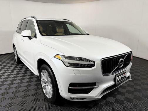 Crystal White Pearl 2016 Volvo XC90 T6 Momentum