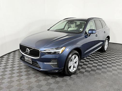 2022 Volvo XC60 B5 Momentum