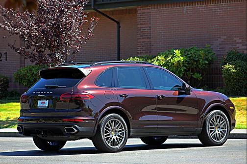 2018 Porsche Cayenne Platinum Edition