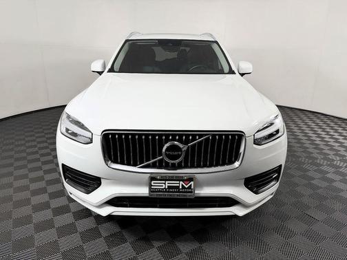 2020 Volvo XC90 T6 Momentum
