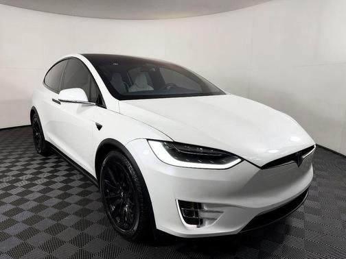 Pearl White Multi-Coat 2017 Tesla Model X 100D