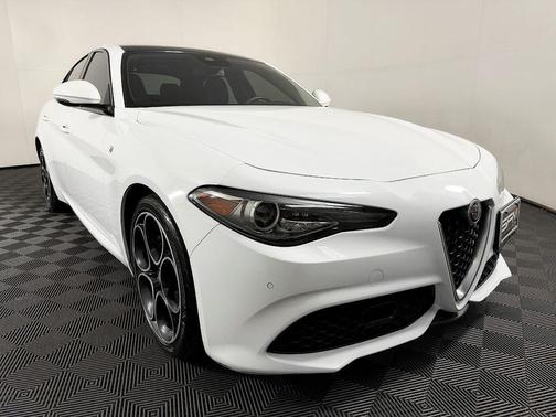 Alfa White 2023 Alfa Romeo Giulia Ti