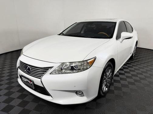 Starfire Pearl 2014 Lexus ES 300h Base