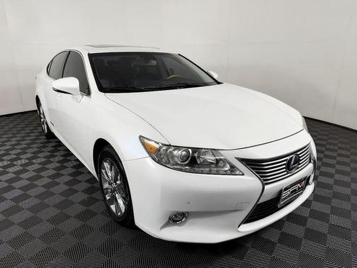 Starfire Pearl 2014 Lexus ES 300h Base