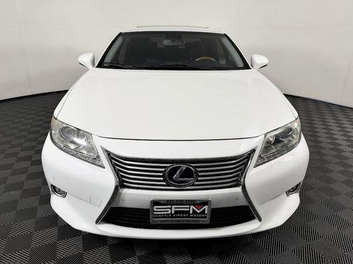 Starfire Pearl 2014 Lexus ES 300h Base