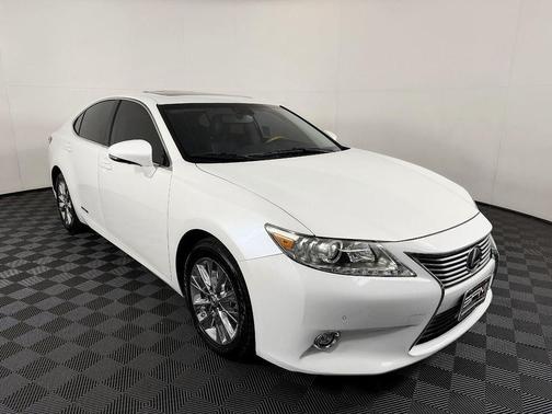 Starfire Pearl 2014 Lexus ES 300h Base