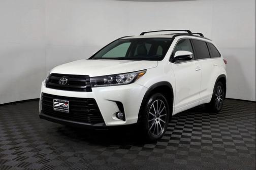 Blizzard Pearl 2018 Toyota Highlander SE