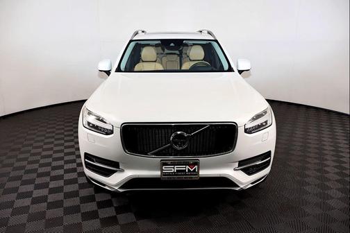 2016 Volvo XC90 Hybrid T8 Momentum