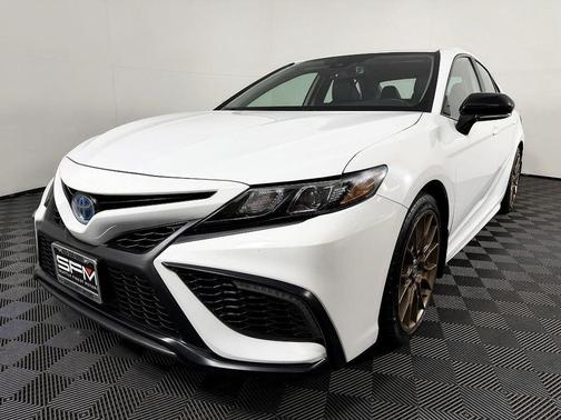 Ice Cap 2023 Toyota Camry SE