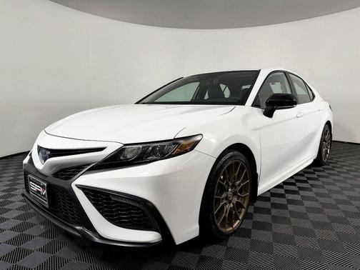 Ice Cap 2023 Toyota Camry SE