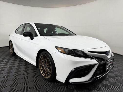 Ice Cap 2023 Toyota Camry SE