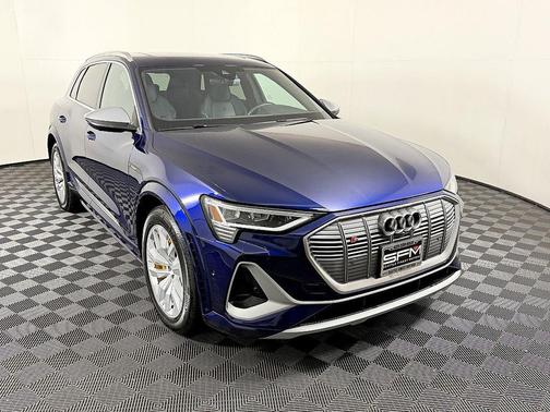 2022 Audi e-tron S Premium Plus