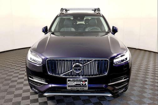 2017 Volvo XC90 T6 Momentum