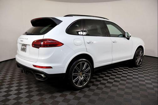 2017 Porsche Cayenne Platinum Edition