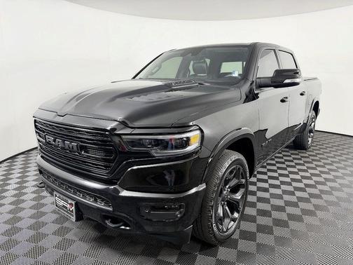 Diamond Black Crystal Pearlcoat 2020 RAM 1500 Limited
