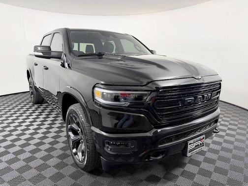 Diamond Black Crystal Pearlcoat 2020 RAM 1500 Limited