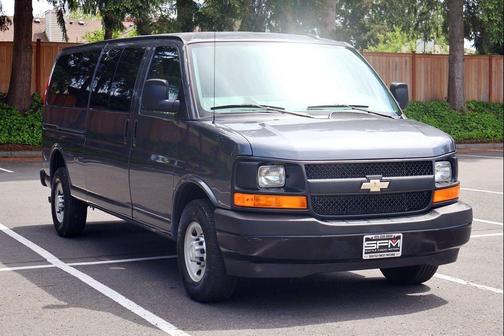 Cyber Gray Metallic 2017 Chevrolet Express 3500 Work Van