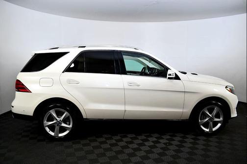 2016 Mercedes-Benz GLE-Class GLE 300d 4MATIC