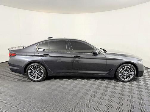 2019 BMW 540 540i