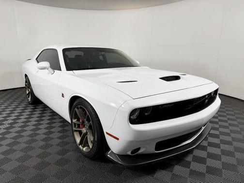 White Knuckle Clearcoat 2022 Dodge Challenger R/T Scat Pack