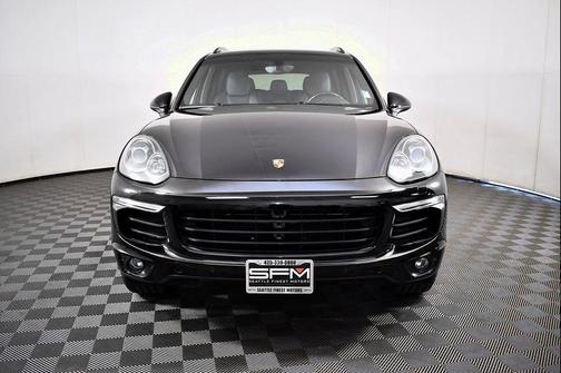 2017 Porsche Cayenne Platinum Edition
