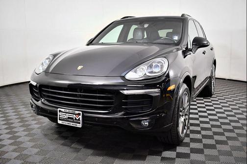 2017 Porsche Cayenne Platinum Edition