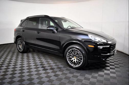 2017 Porsche Cayenne Platinum Edition