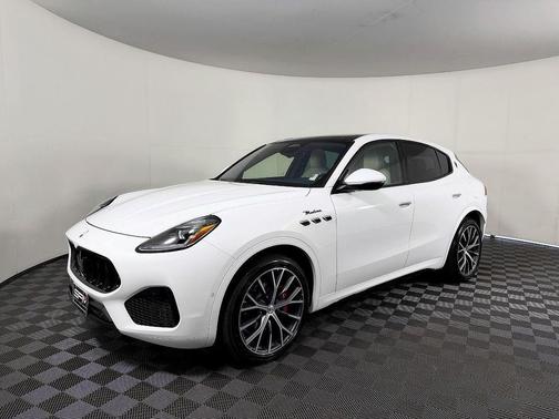 Bianco 2023 Maserati Grecale Modena