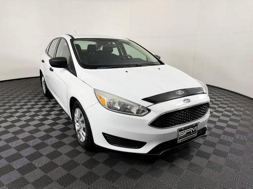 Oxford White 2018 Ford Focus SE