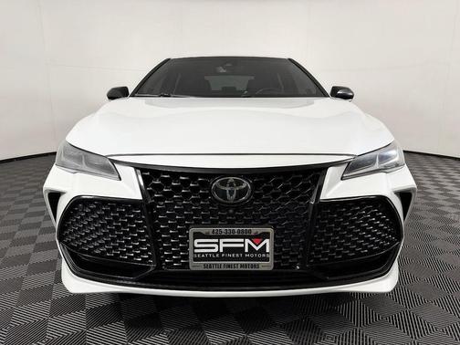 Wind Chill Pearl 2019 Toyota Avalon Touring