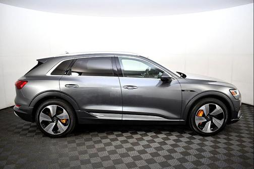 2019 Audi e-tron Premium Plus