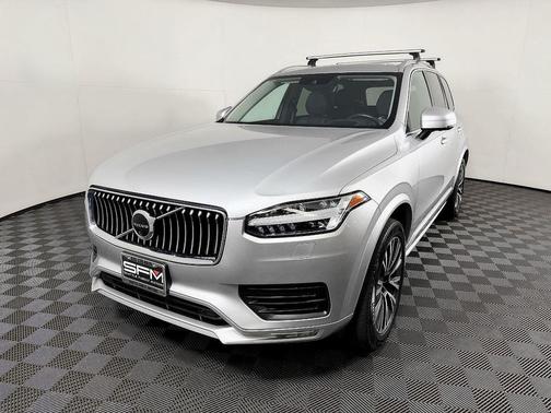 Bright Silver Metallic 2020 Volvo XC90 T6 Momentum