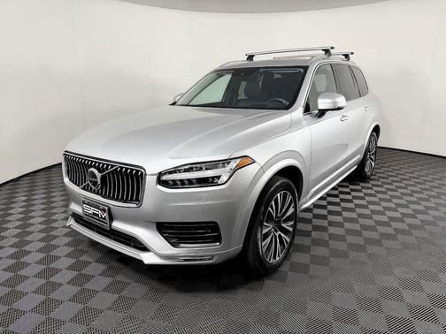 Bright Silver Metallic 2020 Volvo XC90 T6 Momentum