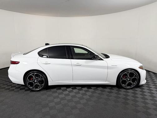 2022 Alfa Romeo Giulia Ti