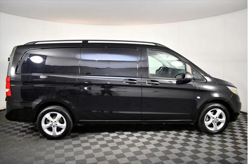 2016 Mercedes-Benz Metris Base