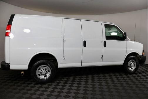 Summit White 2018 Chevrolet Express 2500 Work Van