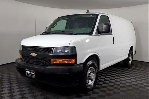 Summit White 2018 Chevrolet Express 2500 Work Van